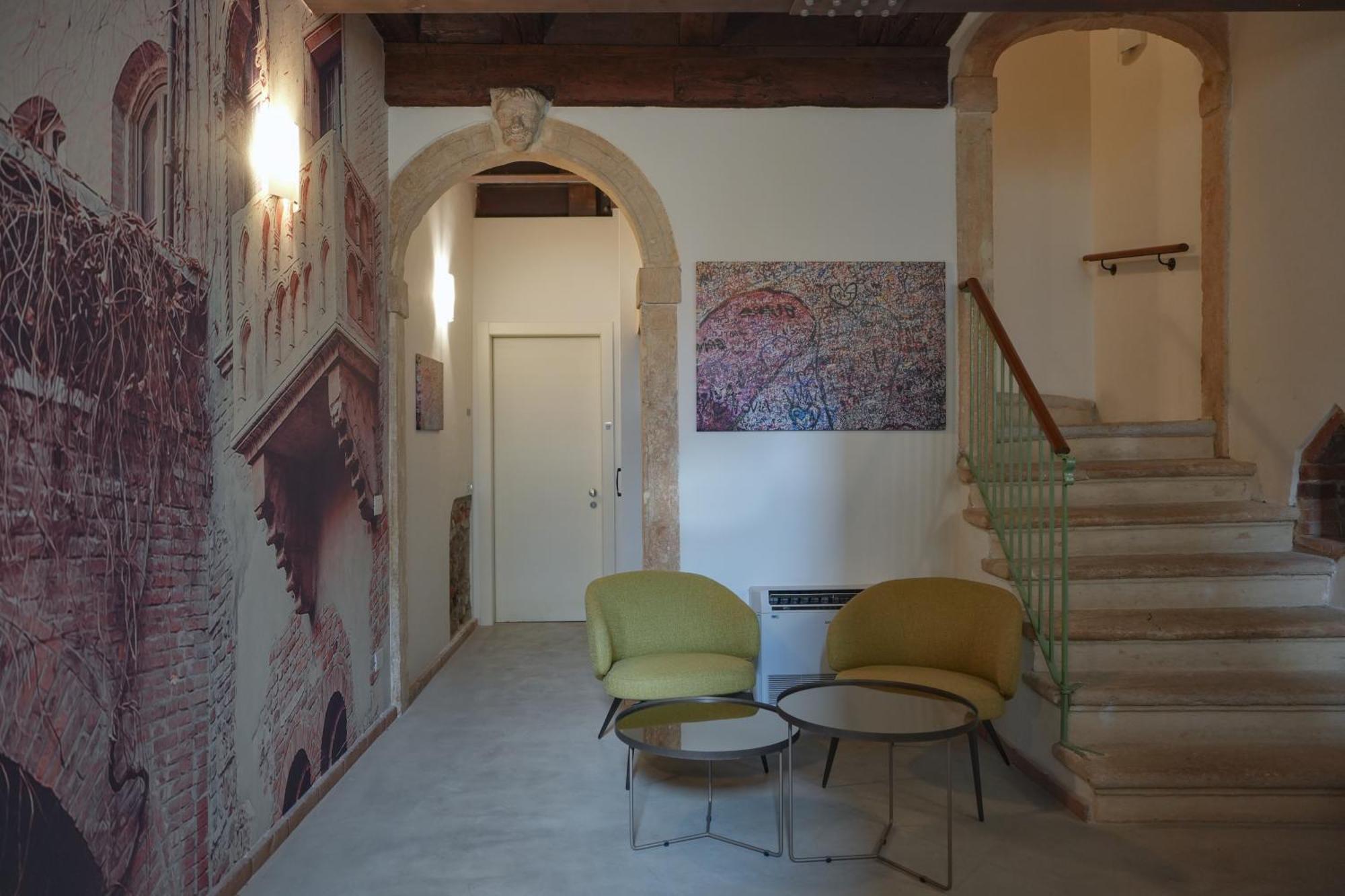 Palazzo Di Giulietta - Juliet'S Palace Verona Bagian luar foto