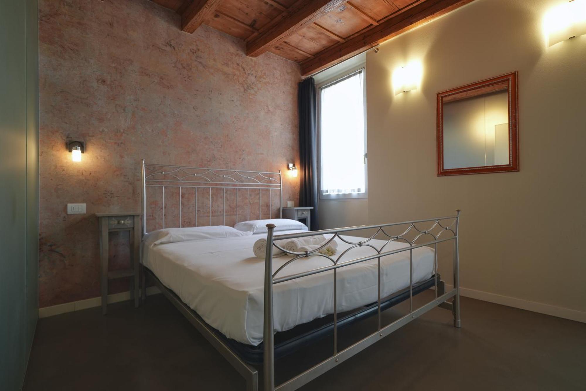 Palazzo Di Giulietta - Juliet'S Palace Verona Bagian luar foto
