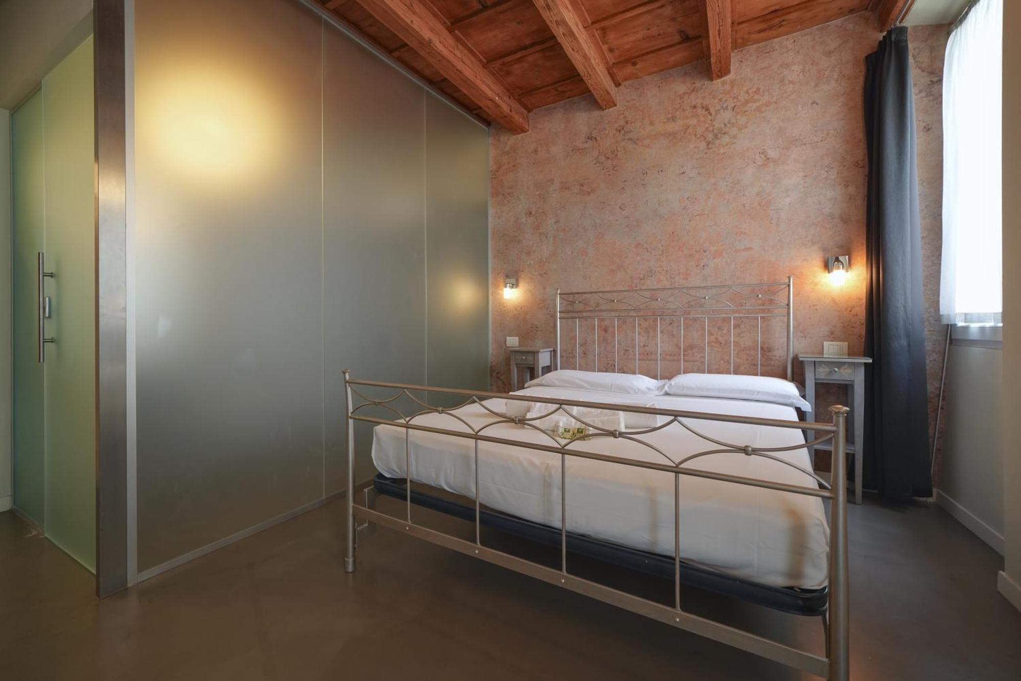 Palazzo Di Giulietta - Juliet'S Palace Verona Bagian luar foto