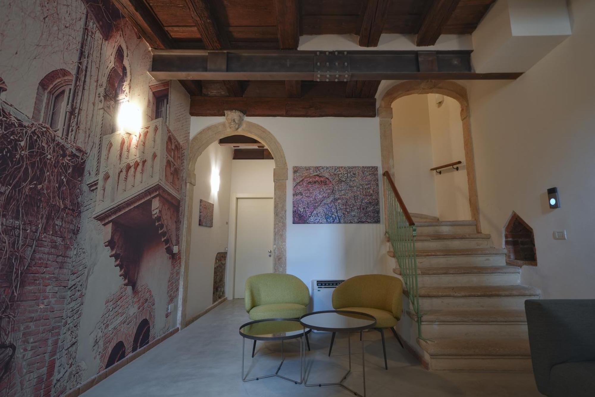Palazzo Di Giulietta - Juliet'S Palace Verona Bagian luar foto