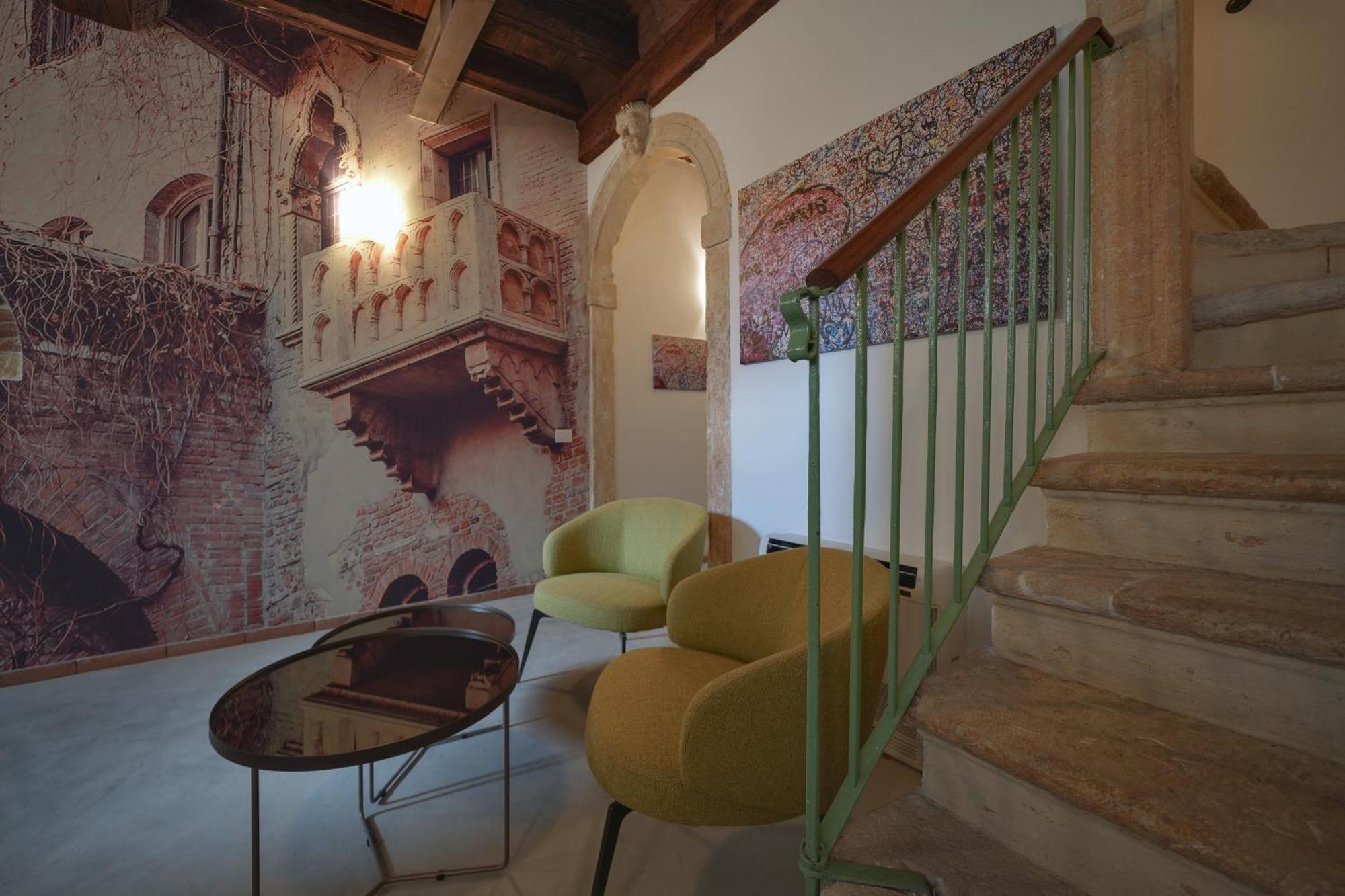 Palazzo Di Giulietta - Juliet'S Palace Verona Bagian luar foto