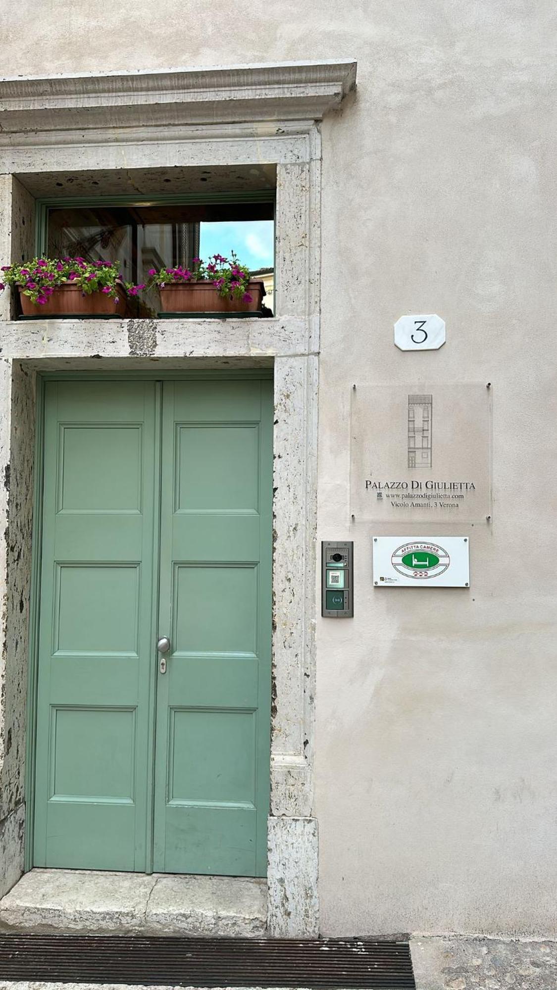 Palazzo Di Giulietta - Juliet'S Palace Verona Bagian luar foto